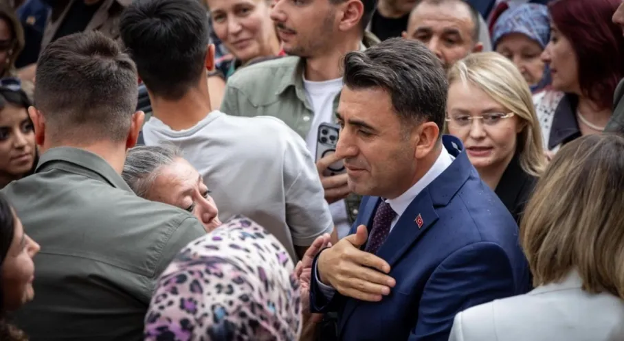 Bilecik Vali Aygöl'e Veda Gözyaşları: Halkın Sevgisiyle Tunceli'ye Uğurlandı!
