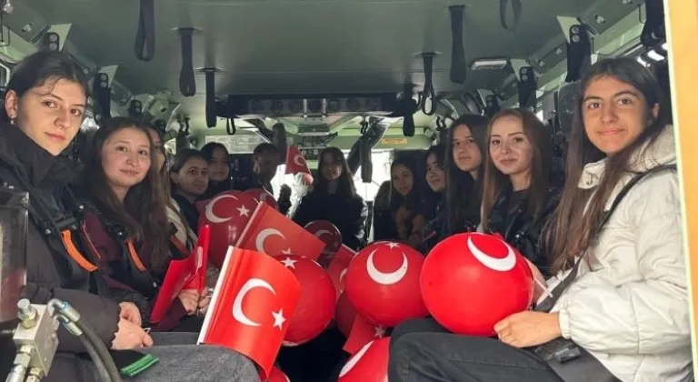 Bilecik'te Öğrencilerden Jandarma Komutanlığına Anlamlı Ziyaret!