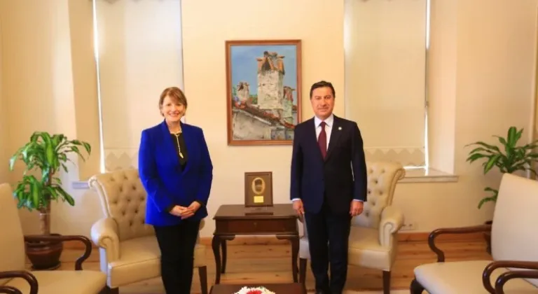 Birleşik Krallık Ankara Büyükelçisi’nden Başkan Aras’a ziyaret