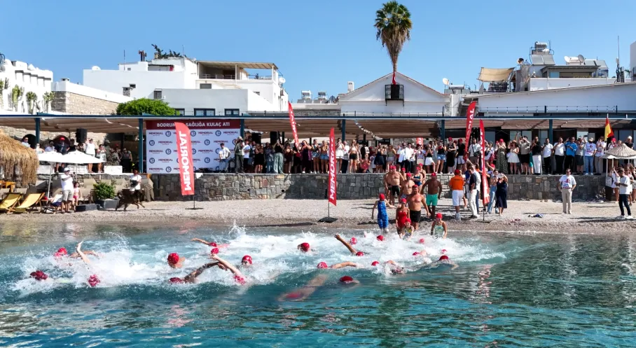 Bodrum'da Sağlık İçin Kulaçlar Atıldı: Milli Yüzücüler ve Doktorlar Bir Arada!
