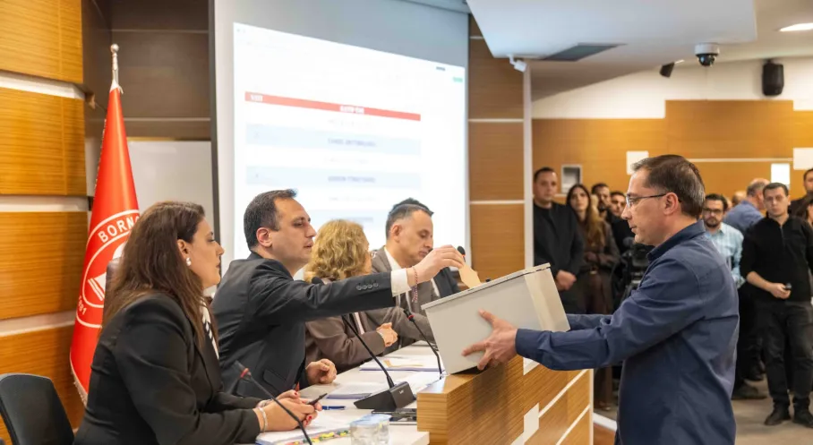 Bornova Meclisi'nde Yeni Dönem Başladı: Kritik Komisyonlar ve Üyeler Seçildi!