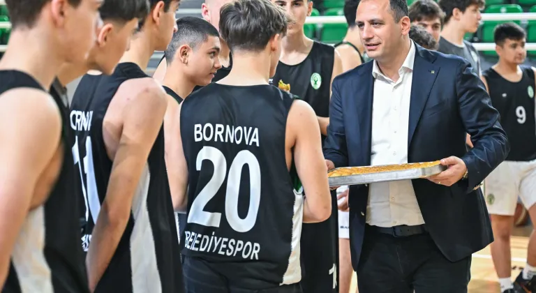 Bornova Belediyespor Genç Basketbolculara Destek Verdi