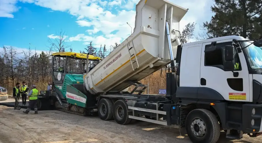 Bornova’da asfalt çalışması başladı