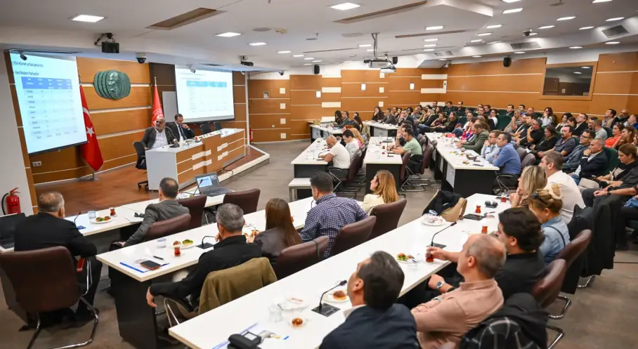 Bornova’da Gelecek Projeler ve Birim Performansları Masaya Yatırıldı