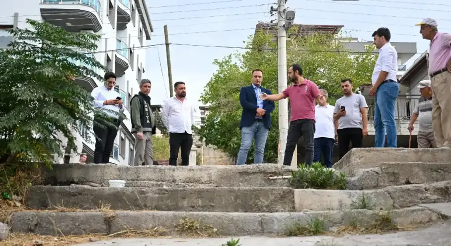 Bornova’da iki noktaya yeni merdiven