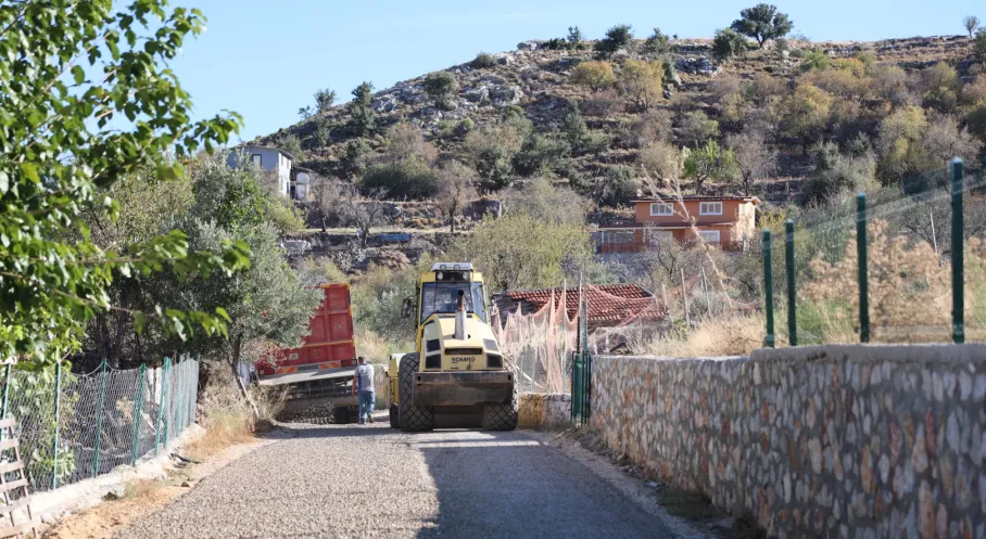Bozburun'da Ulaşım Rahatladı: 10 Bin Metrekare Yol Yenilendi!