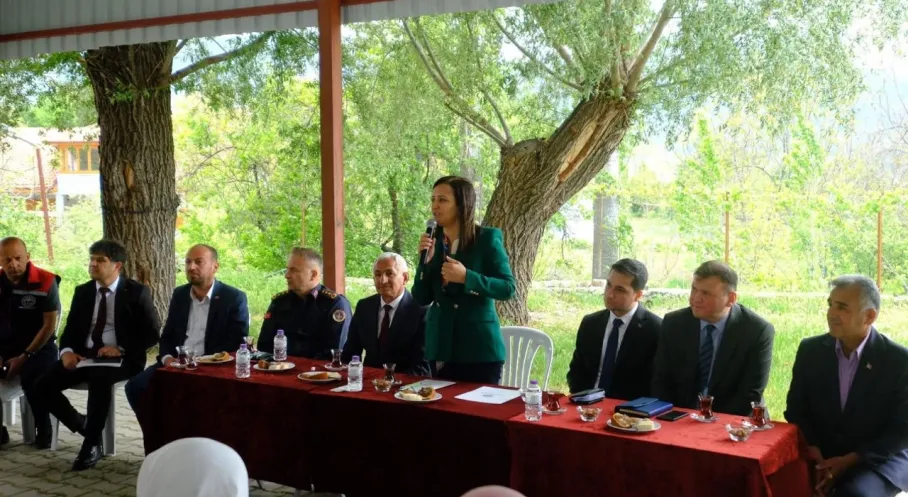 Burdur Valisi Bilgihan'dan Altınyayla'ya Yatırım ve Vefa Dolu Ziyaret!