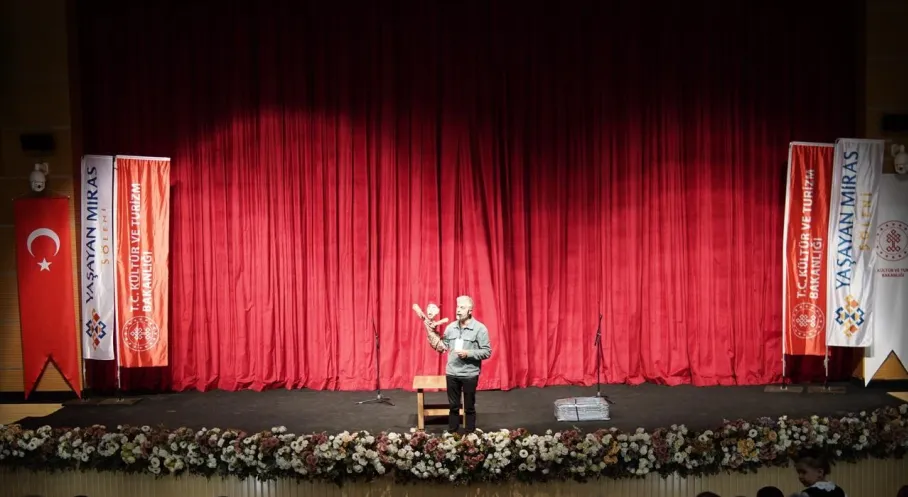Burdur'da Kültür Mirası Coşkusu! Yaşayan Sanatlar Şöleni Ziyaretçi Akınına Uğradı