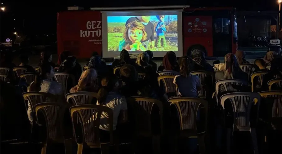 Burdur'da Kültür Rüzgarı: Valilik Köylere Sinema Getirdi!
