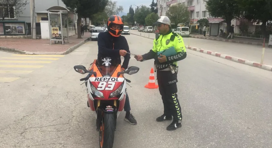 Burdur'da Motosikletlilere Şok Denetim! Cezalar Yağdı