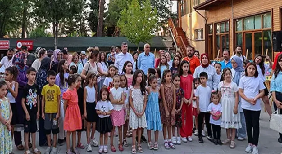 Burdur'da Sanat Rüzgarı: Yaz Kursları Sergisi Göz Kamaştırdı!