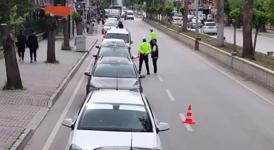 Burdur'da Şok! Trafik Uygulamasında Ceza Yağmuru: 15 Araç Bağlandı!
