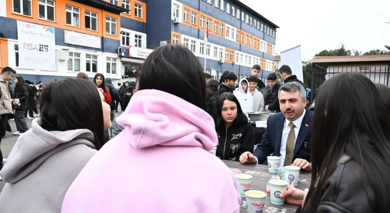 Bursa Belediye Başkanı Oktay Yılmaz, Öğrencilerle Haftaya Keyifli Başlangıç Yaptı