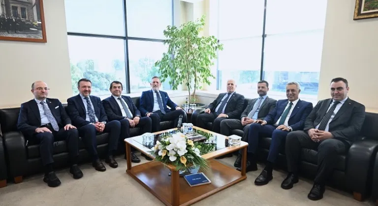 Bursa Büyükşehir Belediye Başkanı, BTSO'ya Kentsel Dönüşüm Ziyareti Gerçekleştirdi