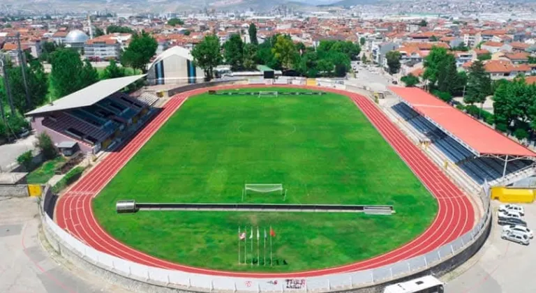Bursa İnegöl İlçe Stadyumu'nda Zemin Bakımı Başlatıldı
