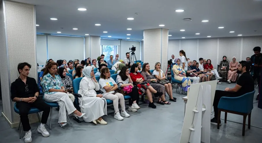 Bursa Kültür Yolu Festivali'nde Edebiyat ve Kahve Şöleni! Kaan Murat Yanık Okurlarıyla Buluştu
