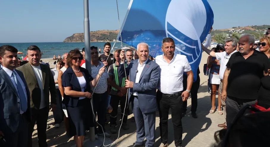 Bursa Sahilleri Mavi Bayraklarla Parlıyor! Eşkel Plajı'na da Mavi Bayrak!