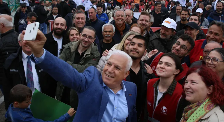 Bursa'da 1 Mayıs İşçi Bayramı Coşkusu: Binler Yürüdü, Moğollar Sahne Aldı!
