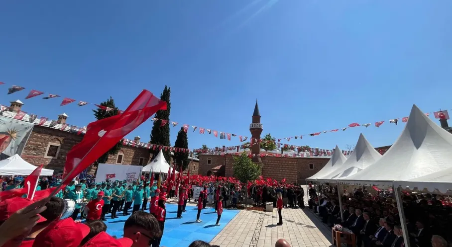 Bursa'da 19 Mayıs Coşkusu! Valilik Töreni ve Halkın Katılımıyla Kutlandı