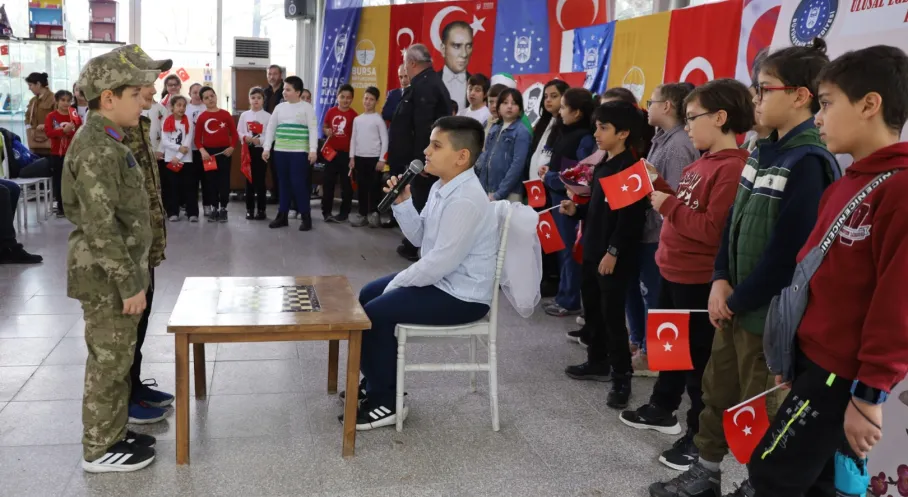 Bursa'da 23 Nisan'da Duygu Seli: Miniklerin Huzurevi Ziyareti Yürekleri Isıttı!