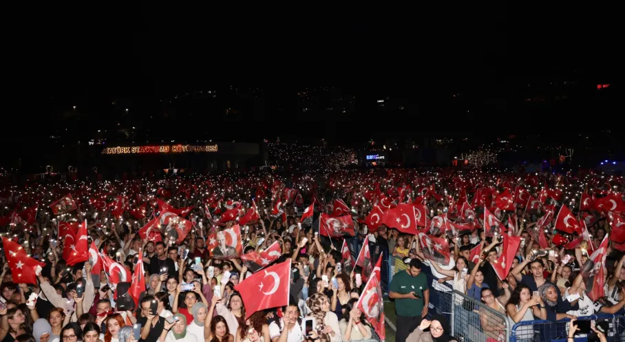 Bursa'da 30 Ağustos Coşkusu! Başkan Bozbey'den Cumhuriyet Vurgusu