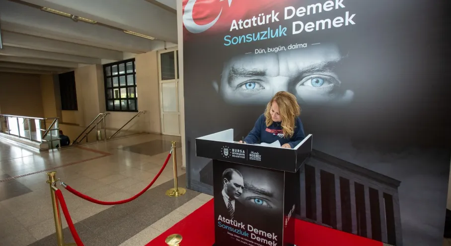 Bursa'da Ata'ya Özlem Satırlara Döküldü! Büyükşehir'den Anlamlı Etkinlik