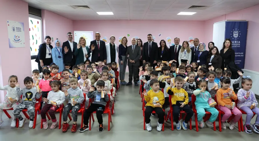 Bursa'da Çocuklara Diş Sağlığı Eğitimi: Başkan Bozbey Miniklerle Buluştu!