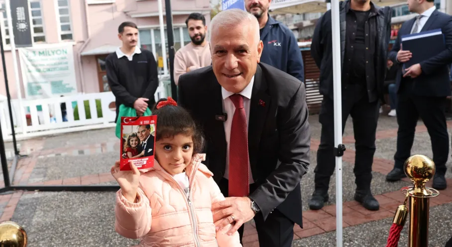 Bursa'da Cumhuriyet Bayramı Coşkusu: Vatandaşlar Atatürk'le Aynı Karede!