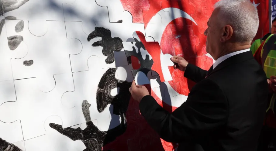 Bursa'da Cumhuriyet Bayramı Kutlamaları: Halk Sokaklara Aktı!