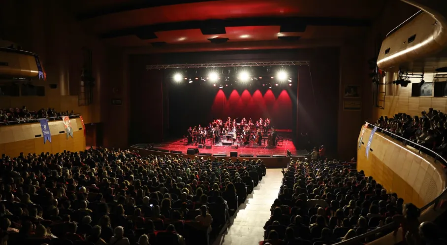 Bursa'da Cumhuriyet Coşkusu: Büyükşehir'den Unutulmaz Kadınlar Konseri!