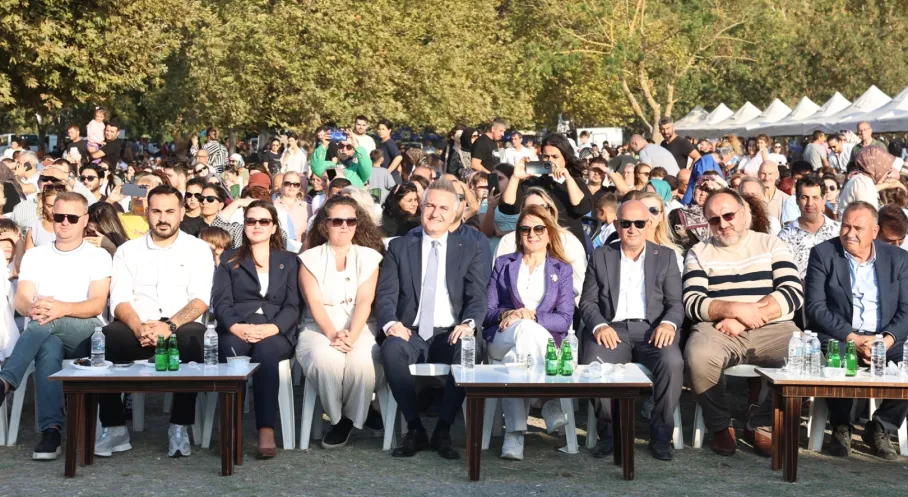 Bursa'da İncir Festivali Coşkusu! Lezzet Yarışması ve Halk Oyunları ile Şölen!