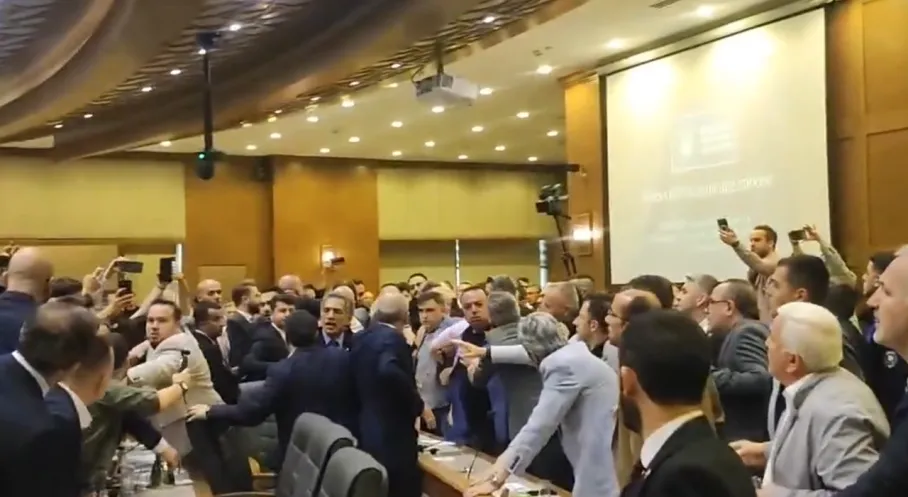 Bursa'da Meclis Kavgası! İl Başkanları Sert Açıklamalar Yaptı