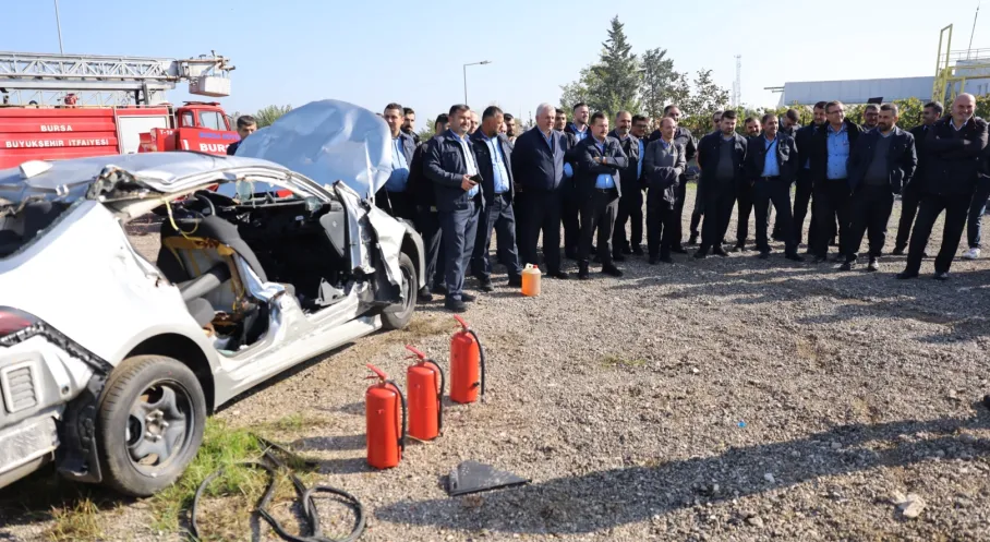 Bursa'da Otobüs Şoförlerine Yangın Söndürme Eğitimi: Olası Facia Önleniyor!