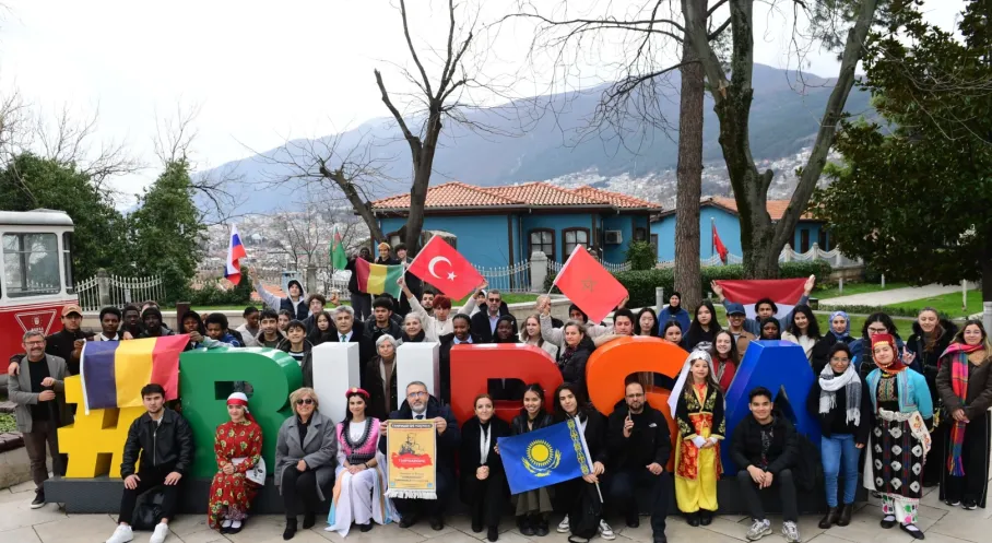 Bursa'nın 700 Yıllık Hafızası Tanpınar'ın İzinde Canlandı: Uluslararası Öğrencilerle Tarihi Yolculuk!