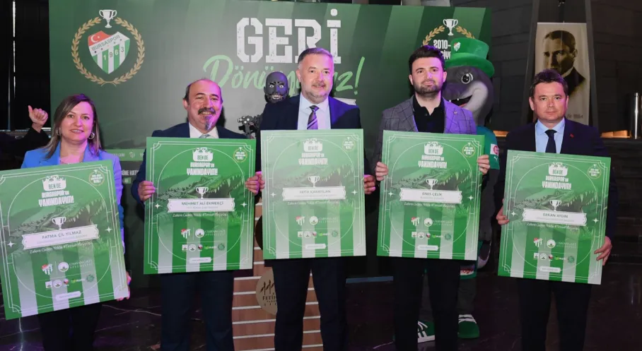 Bursaspor Rüzgarı Osmangazi'de Esti: Başkanlar Şampiyonluk Yıl Dönümünde Bir Araya Geldi!