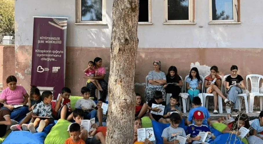 Büyükşehir'den Çocuklara Kitap Şöleni! Ağaç Altında Okuma Keyfi