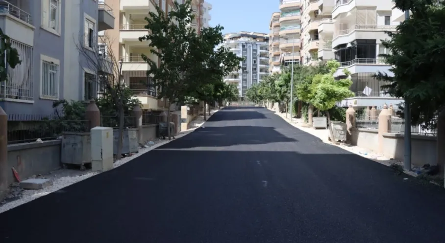 Şanlıurfa Akpıyar'da Büyük Dönüşüm: Yollar Sıcak Asfaltla Yenilendi, Sürüş Konforu Zirveye Çıktı!