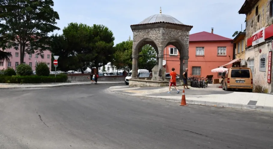 Trabzon'da Ulaşım Atağı: Büyükşehir'den Asfalt ve Kaldırım Seferberliği!
