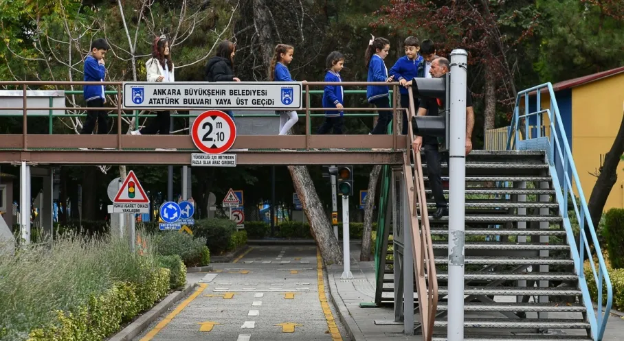 Ankara'da Miniklere Trafik Dersleri: Büyükşehir'den Eğlenceli Eğitim!