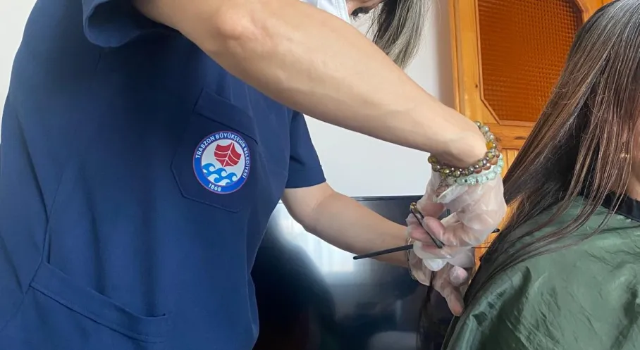 Trabzon'da Büyükşehir'den Şefkat Eli: Evde Bakım Hizmeti Başladı!