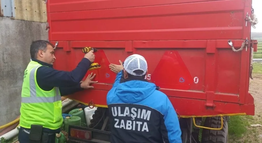 Gönen'de Traktör Kazaları Tarih Oluyor! Balıkesir Büyükşehir'den Can Kurtaran Reflektör Hamlesi