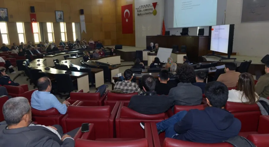 Kahramanmaraş'ta Büyükşehir'den Personel Eğitimi: Hizmet Kalitesi Artacak!