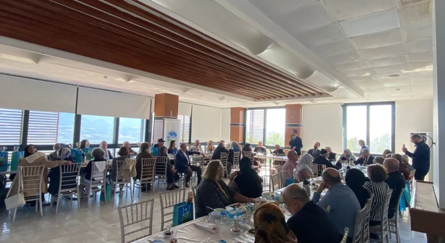 Sakarya'dan Pamukova'ya Sevgi Eli: Yaşlılara Özel Hizmetlerle Gönüller Fethedildi!