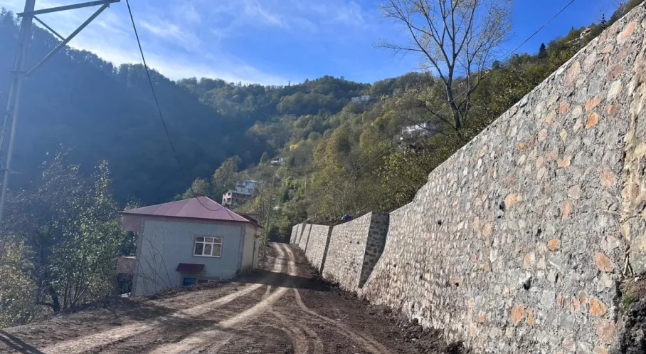 Trabzon'da Dev Taş Duvar Hamlesi! Yollar Artık Daha Güvenli!