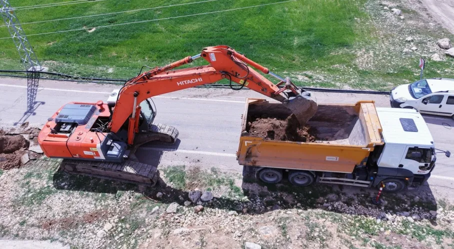 Kahramanmaraş'ta Müjde! Afşin Kaşanlı Mahallesi'ne Büyükşehir'den İçme Suyu Desteği!