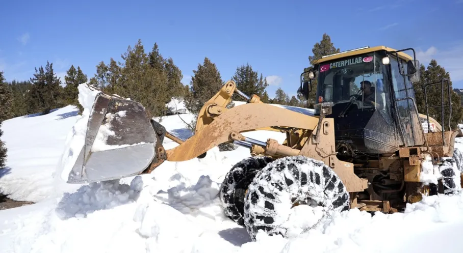 Göksun Kırsalında Kar ve Heyelan Alarmı: Büyükşehir'den 7/24 Kesintisiz Müdahale!