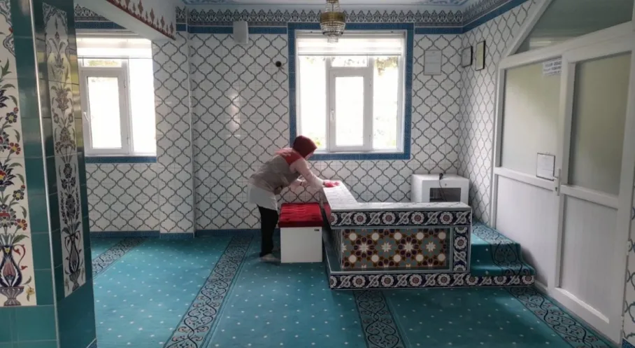 Ordu'da Camiler Büyükşehir'le Pırıl Pırıl! Şaşırtan Temizlik Operasyonu