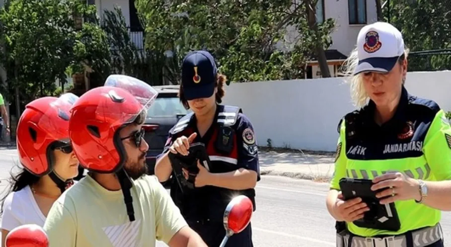 Çanakkale'de Motosiklet ve Bisiklet Sürücülerine Jandarmadan Sıkı Denetim!