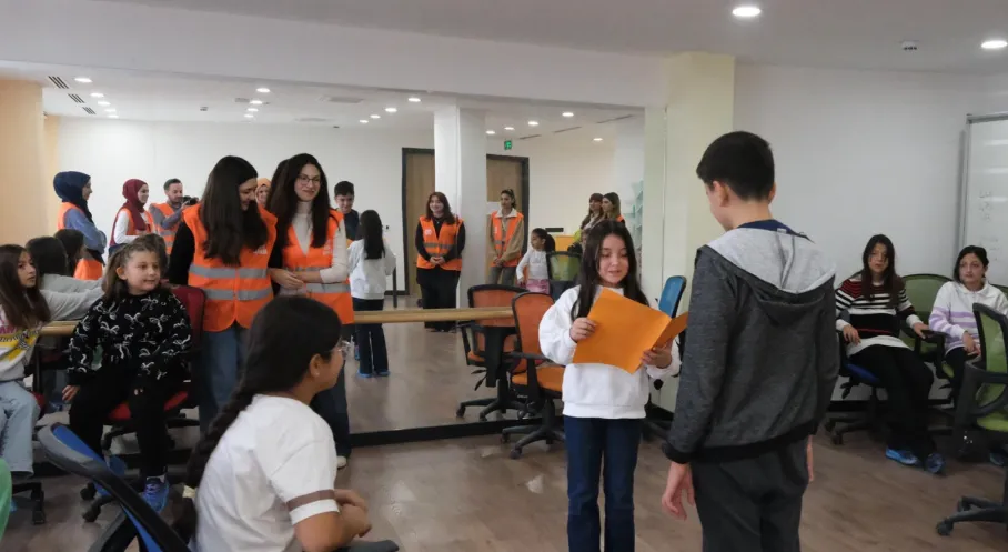 Çankaya'da Kız Çocukları Günü Coşkusu: Haklar ve Dayanışma Bir Arada!