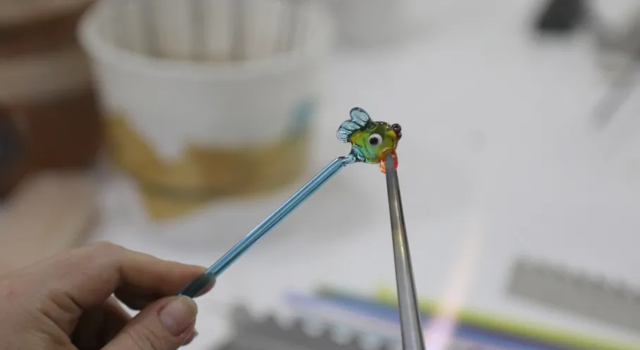 Çankaya'da Nefesle Hayat Bulan Sanat: Cam Üfleme Kursları Revaçta!